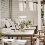 Ξενοδοχείο The Cozy & Lofts Timmendorfer