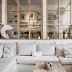 Ξενοδοχείο The Cozy & Lofts Timmendorfer